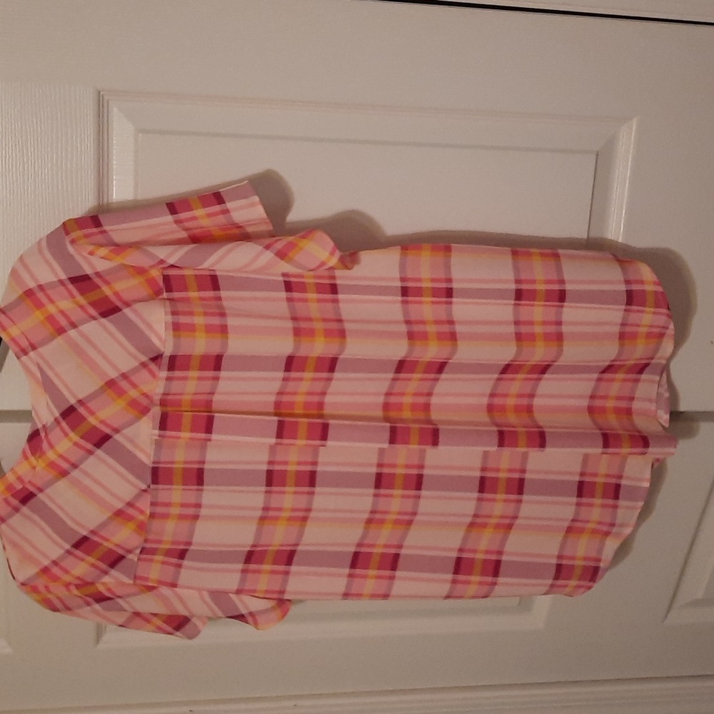 Torrid. size 2.  ( 18-20)  pink plaid top. - Picture 6 of 8